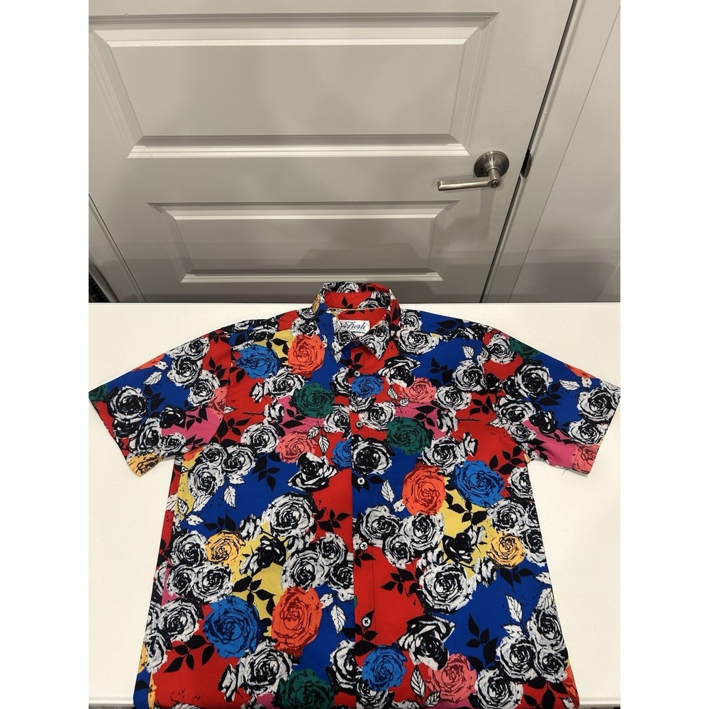 Fresh Prints of Bel-Air Button Up Shirt Mens Medium Multicolor Floral Rose